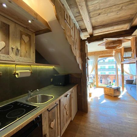 Calore Di Una Casa Di Montagna カンピテッロ・ディ・ファッサ エクステリア 写真