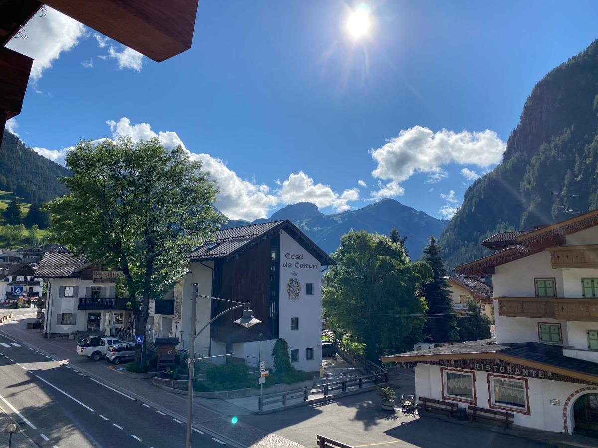 Calore Di Una Casa Di Montagna カンピテッロ・ディ・ファッサ エクステリア 写真