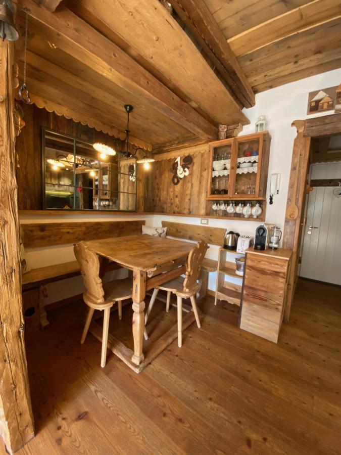 Calore Di Una Casa Di Montagna カンピテッロ・ディ・ファッサ エクステリア 写真