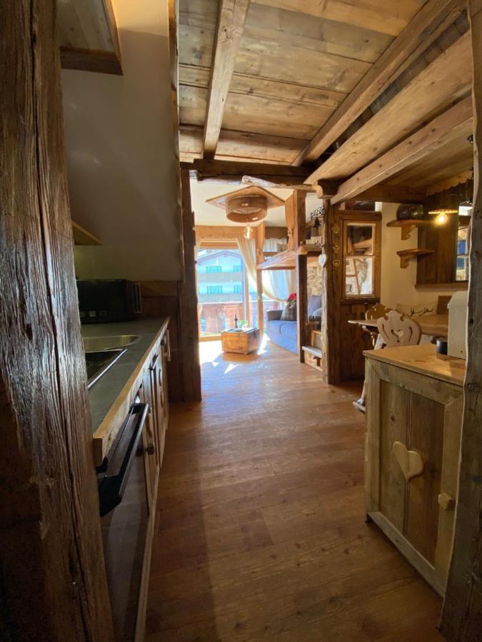 Calore Di Una Casa Di Montagna カンピテッロ・ディ・ファッサ エクステリア 写真