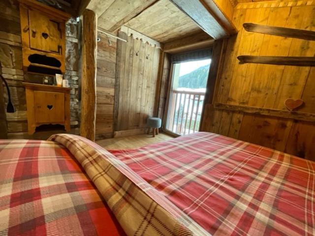 Calore Di Una Casa Di Montagna カンピテッロ・ディ・ファッサ エクステリア 写真